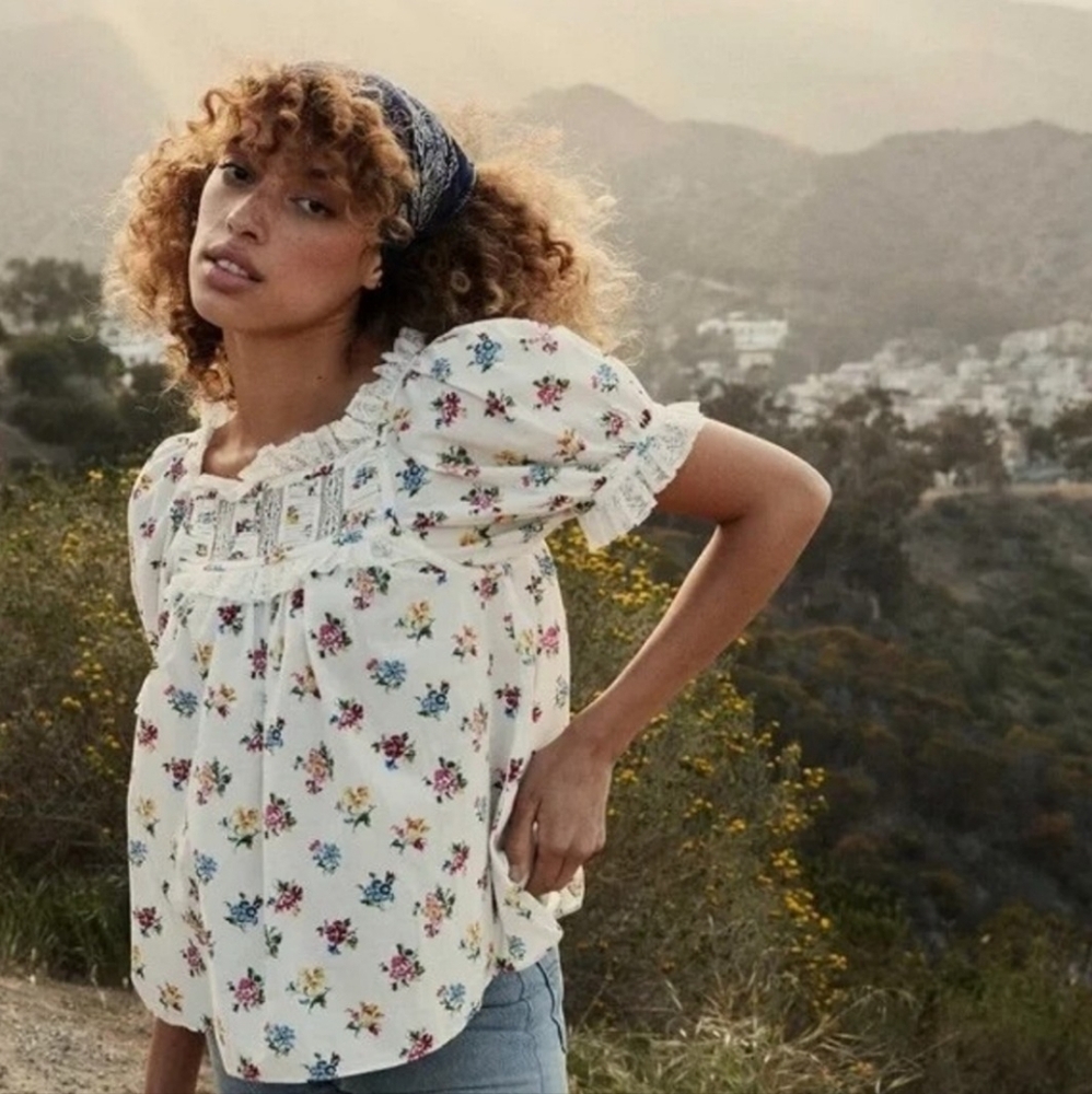 Doen Floral Blouse with Puff Sleeves